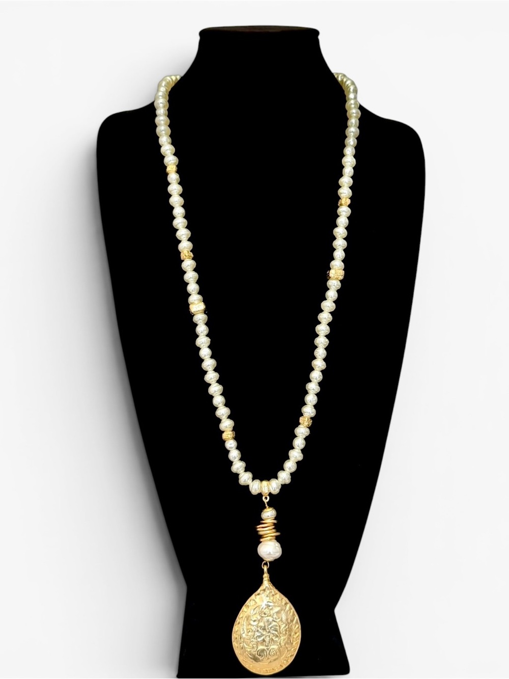 CHICO’S 36” Pearl Teardrop Gold Coin Long Pearl Pendant Necklace | NWOT